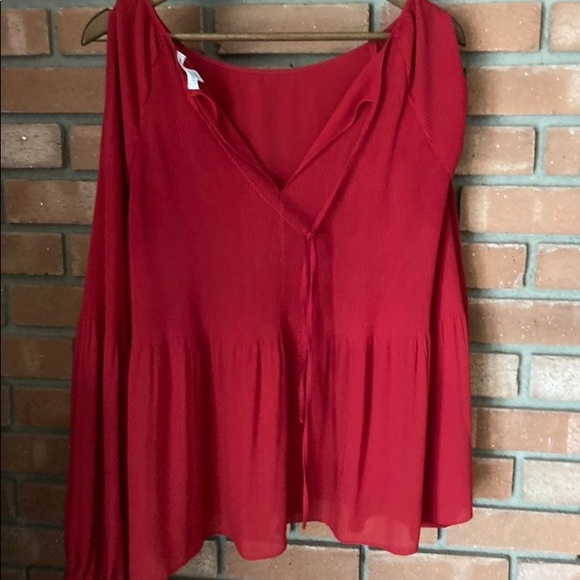 Red blouse - Picture 2 of 4